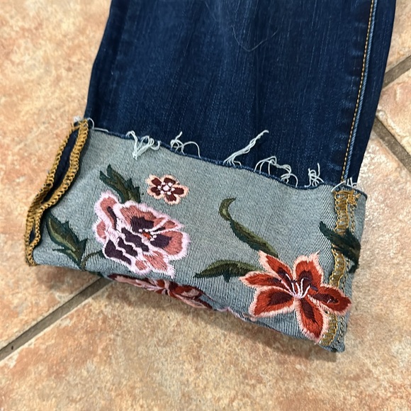 DRIFTWOOD Colette cuffed embroidered straight crop jeans Size 31 - Picture 2 of 5
